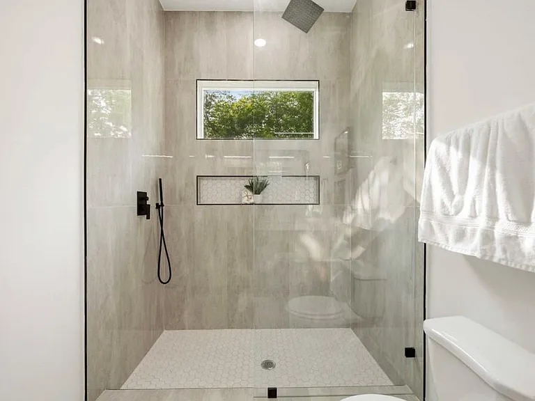7130 Saint Augustine St #B — Photo 14