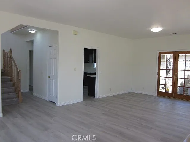 6017 Primrose Ave — Photo 7