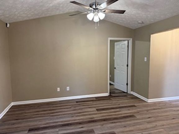 2nd image of 913 Brittany Deanne Ln
