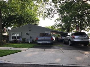 8 Tapered Oak Ln, Levittown, PA