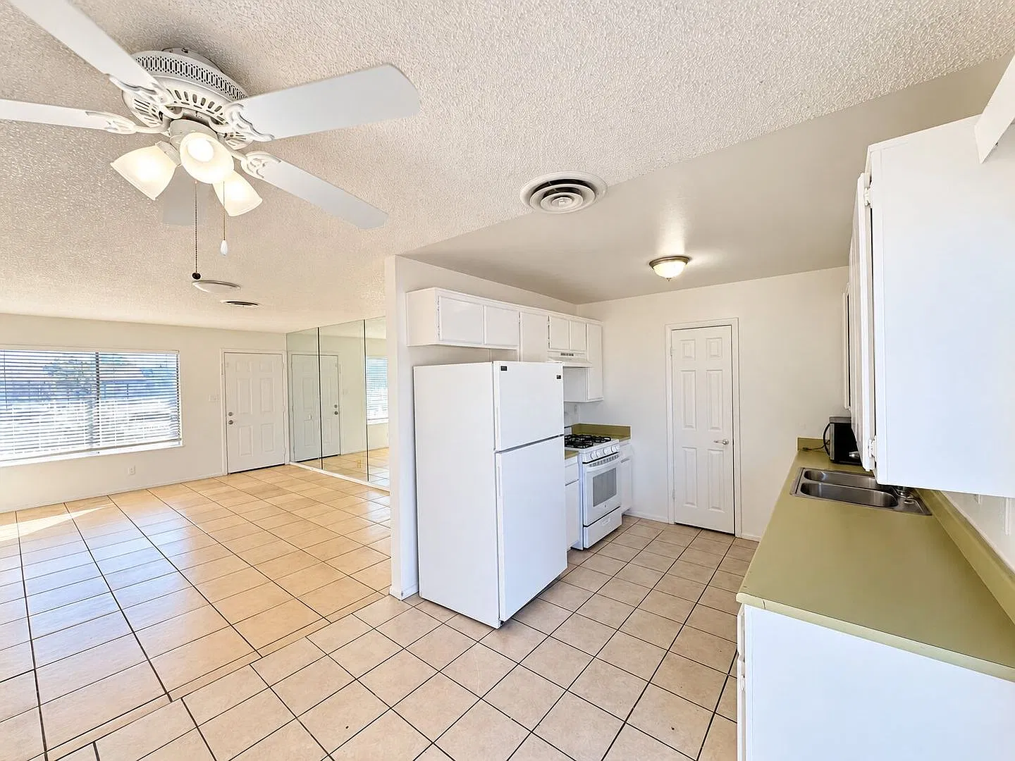 Charleston Lewis Homes — Photo 4