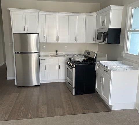 3rd image of 6078 60th Ave Floor 2