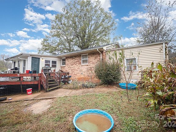 5th image of 108 Leslie Dr