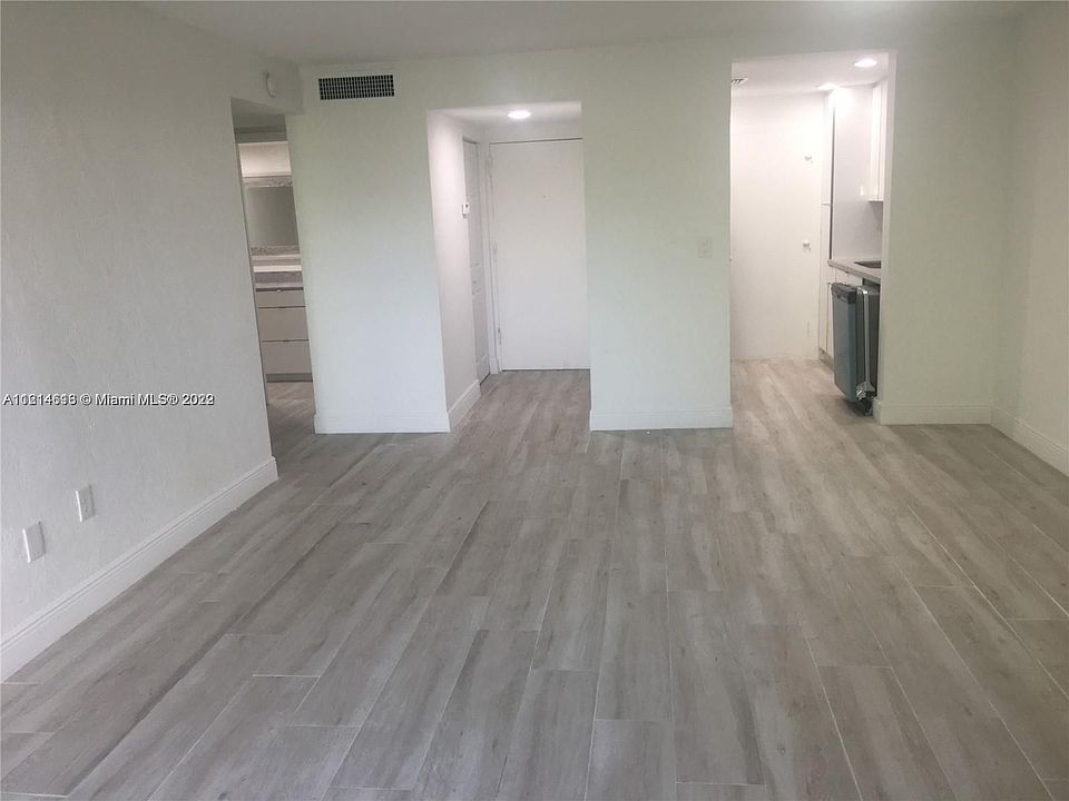 1st image of 1205 Mariposa Ave APT 429