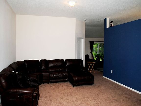 5th image of 8585 Meadow Springs Dr