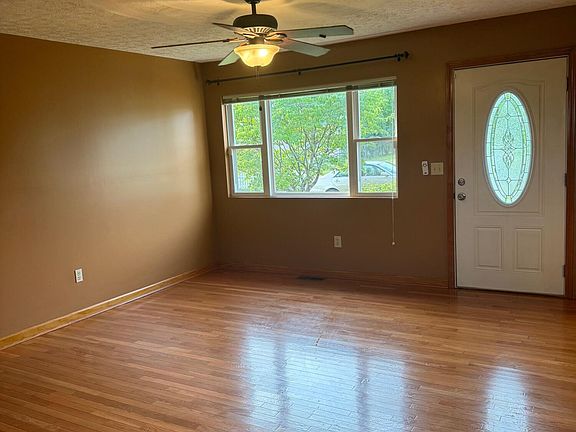 3rd image of 3758 Long Meadow Ave NW