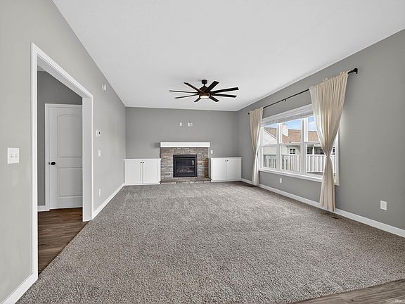 4th image of 962 Casting Rd