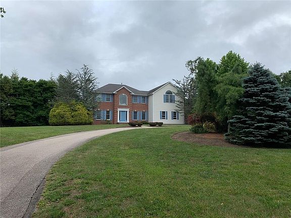 3rd image of 20 Juniper Dr