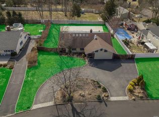 57 Wedgewood Dr, Coram, NY 11727