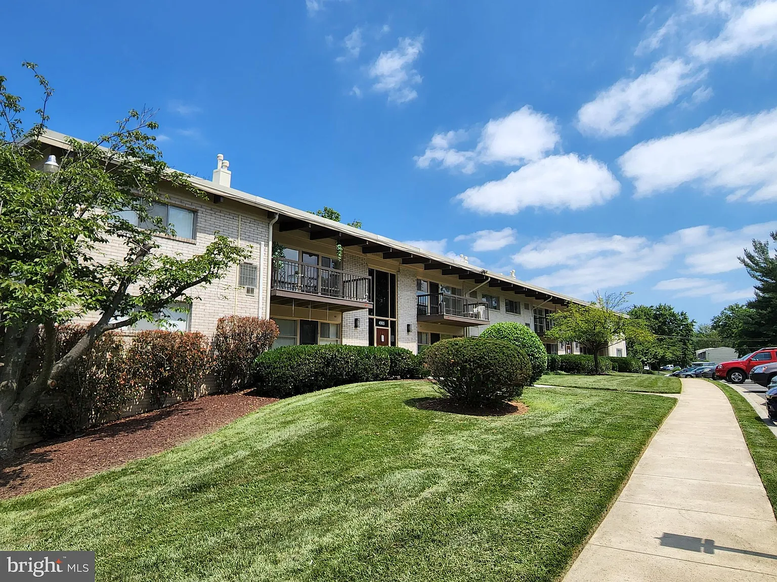 Fairfax Heritage Condo — Photo 3