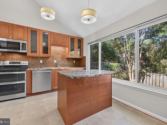 5th image of 10903 Knights Bridge Ct