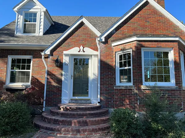 304 Village Dr, Lawrenceburg, KY 40342