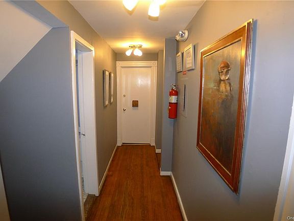 2nd image of 18 S Serven St Floor 1
