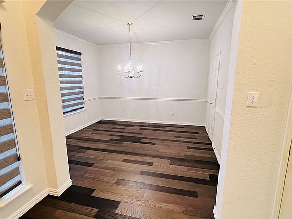 4th image of 818 Green Pond Dr