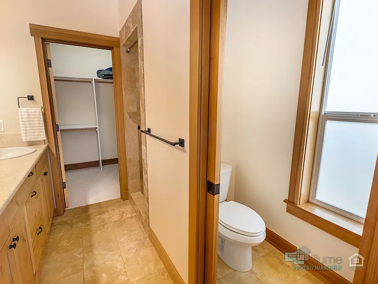 224 N Holladay Dr #201 — Photo 53