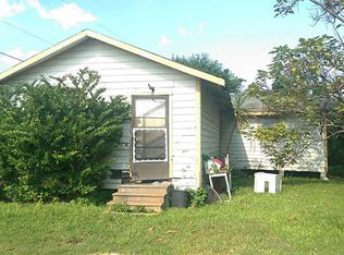 210 9th St S, Texas City, TX 77590