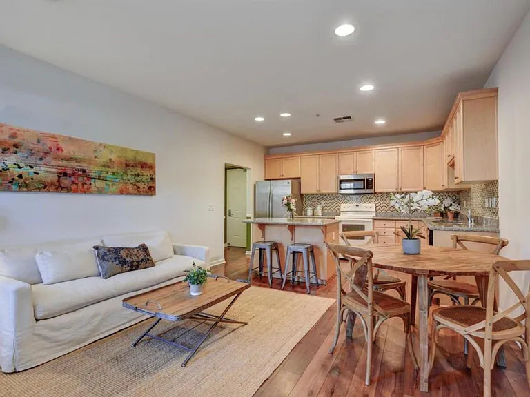 88 N Jackson Ave #119 — Photo 9