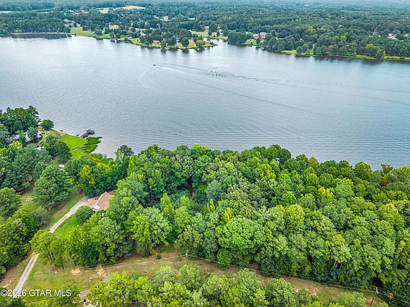 4th image of Edgewood Dr