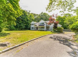 1944 Wading River Manor Rd, Wading River, NY 11792