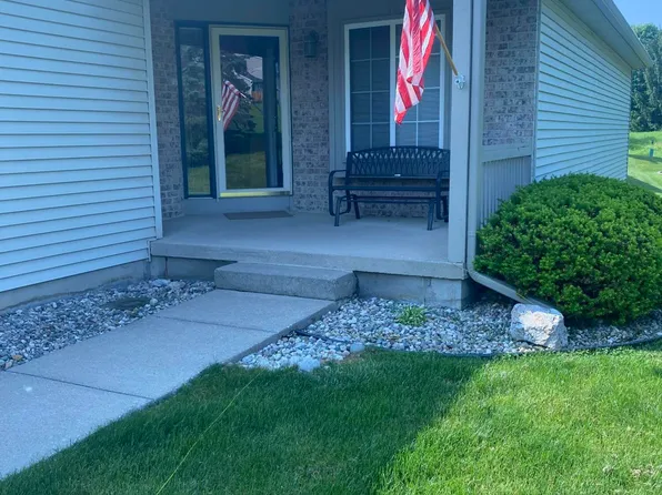 1703 Willow Creek Dr Unit 29, Lansing, MI 48917
