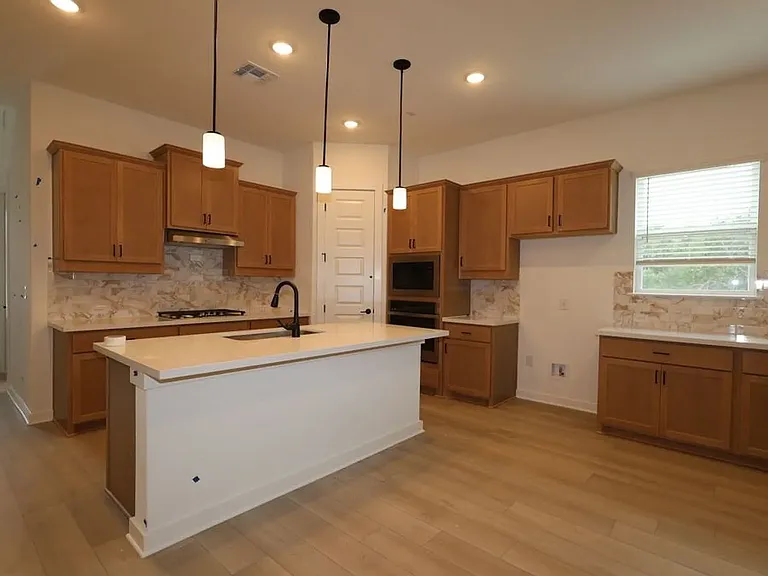 3609 Helena Way — Photo 11