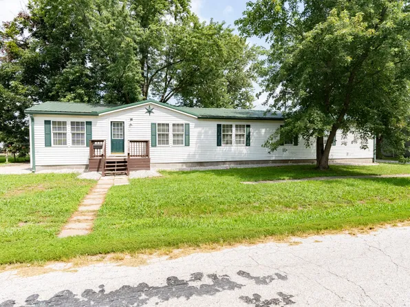 308 E 2nd St, Salisbury, MO 65281
