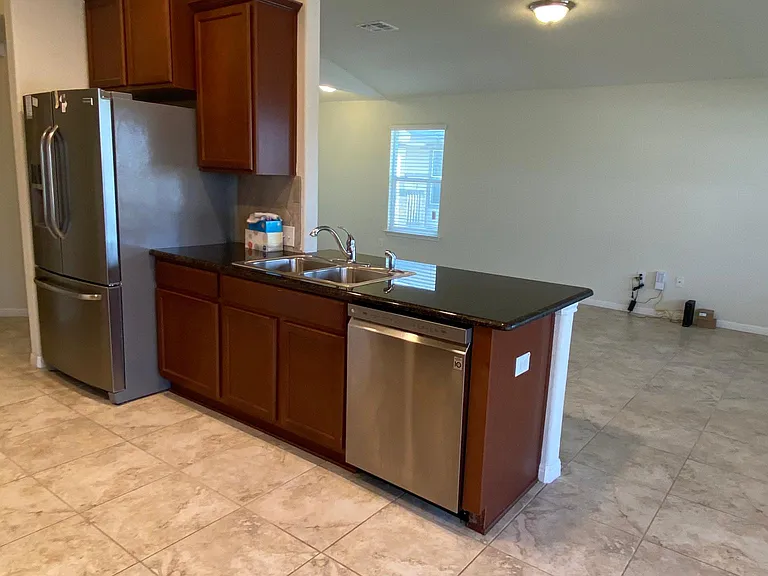 18517 Bandelier Dr — Photo 8
