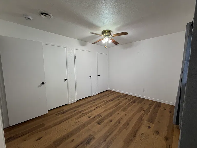 464 W Lincoln Ave — Photo 10