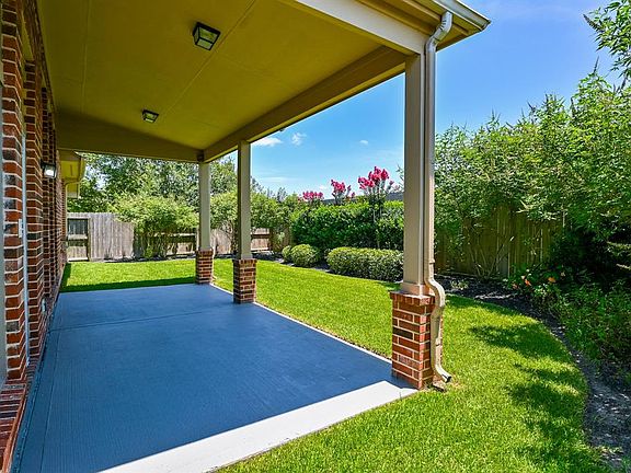 5th image of 27907 Barberry Banks Ln