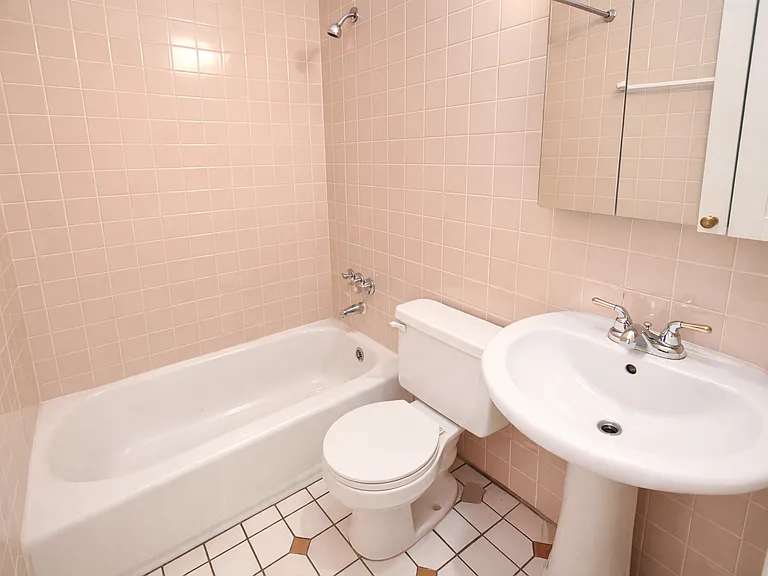 348 S Highland Ave — Photo 8
