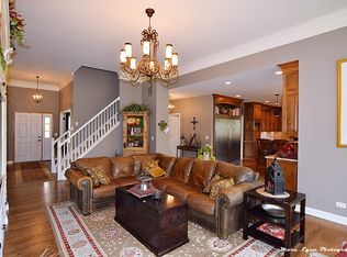 1242 Nary Ct, Batavia, IL 60510