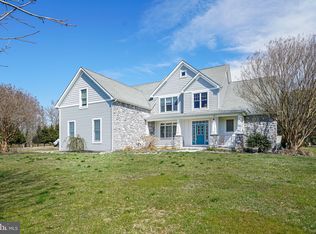 40 Riverside Dr, Elkton, MD 21921