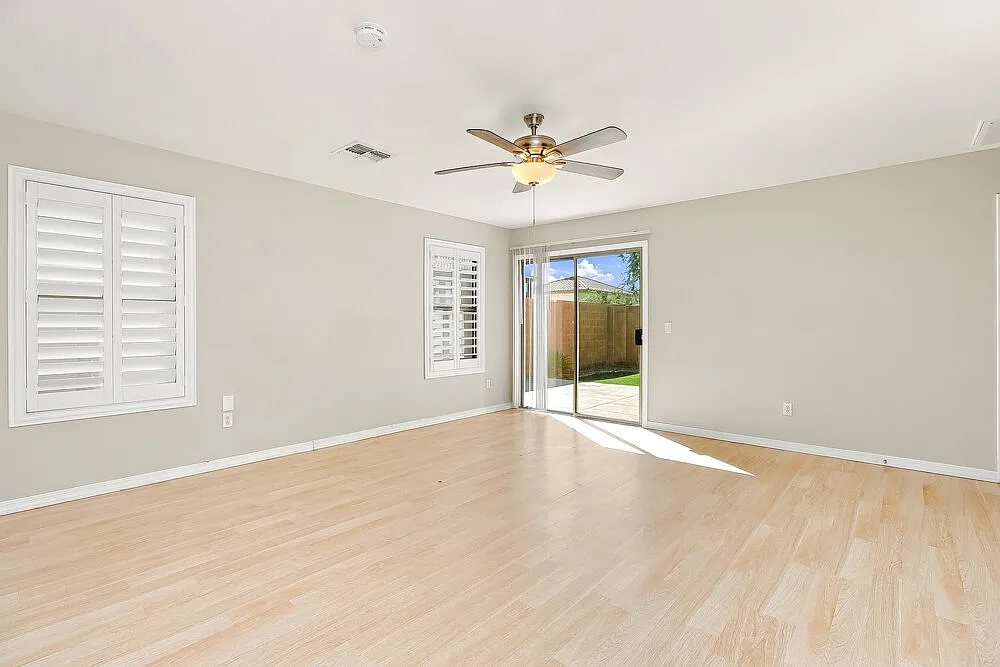 3 bed, 2.0 bath, 1188 sqft, $1,815 — Photo 3