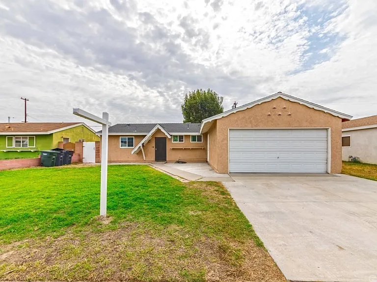 10312 Miranda Ave — Photo 2