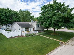 972 Sund St, Neenah, WI 54956