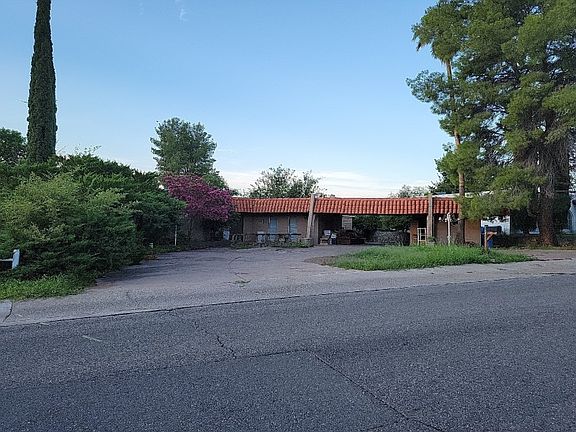 3rd image of 1779 W Meadow Hills Dr