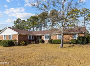 805 Sound View Ave, Newport, NC 28570