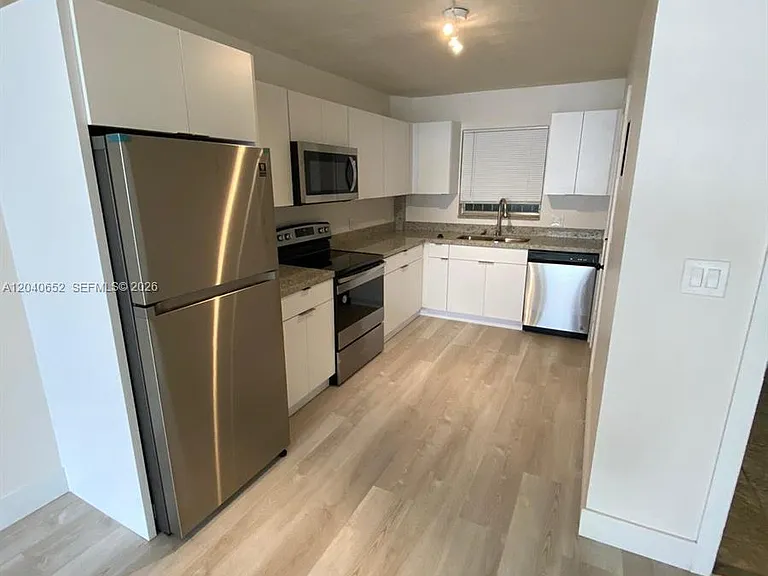 1939 Jefferson St #102 — Photo 2