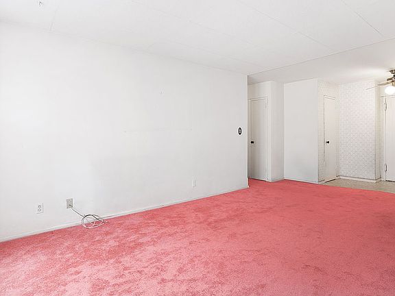 3rd image of 43-10 Kissena Blvd #6M