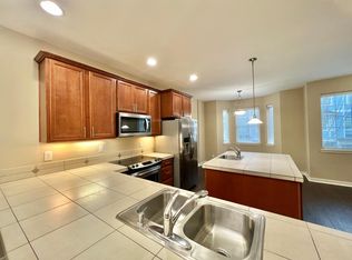 609 SE 128th Ave, Portland, OR 97233