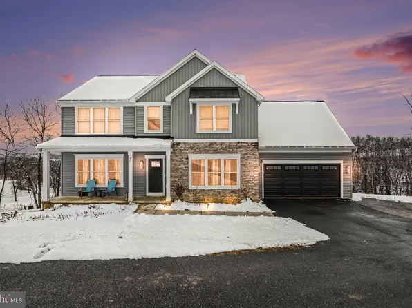 57 Chateau Cir, Wrightsville, PA 17368