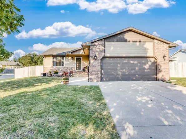 1737 S Prescott Cir, Wichita, KS 67209