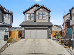 2721 Donaghey Cres SW, Edmonton, AB T6W 4S9