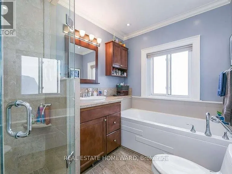 76 Redwood Ave — Photo 8