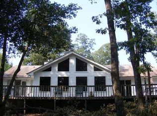 311 Lightwood Ln, Hartwell, GA 30643