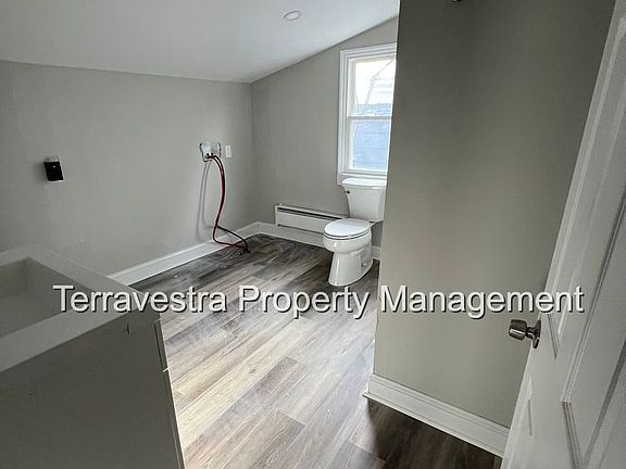 4th image of 509 4th St N #B