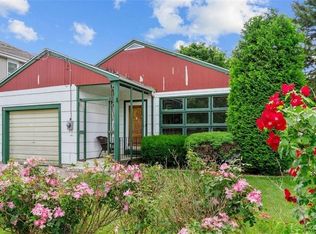 65 Angell St, Woonsocket, RI 02895