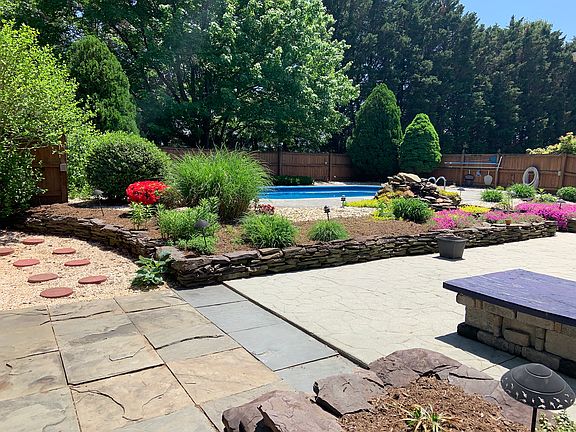 Summer Entertainment Venue! 