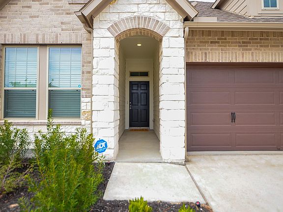 2nd image of 2831 Chestnut Oak Cir