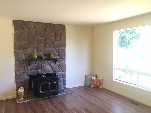3rd image of 6634 20th St NE